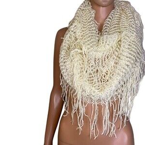 Vanity brand cream/vanilla loose knit fringe edges W/ sparkle infinity scarf EUC